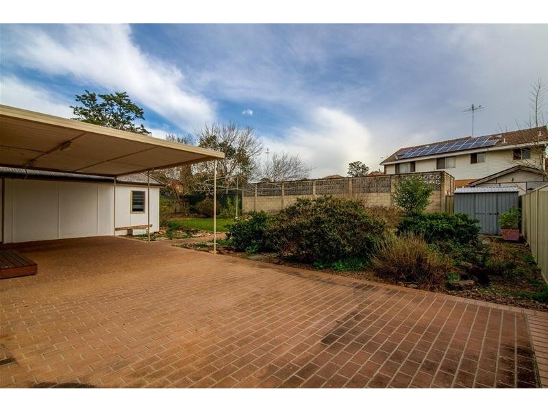 1 Kenarf  Close, Kingswood NSW 2747