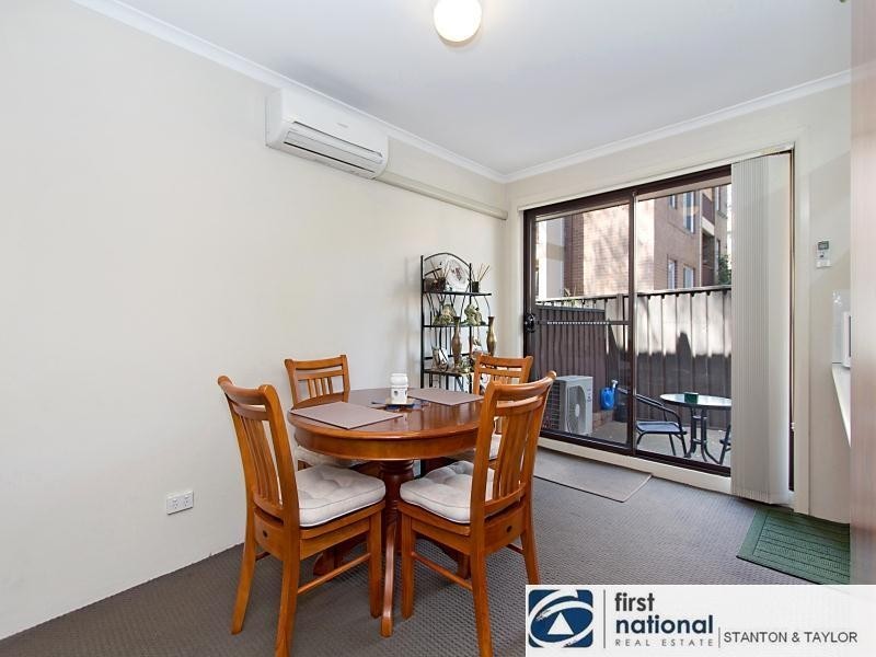 10/13 Preston Street, Jamisontown NSW 2750