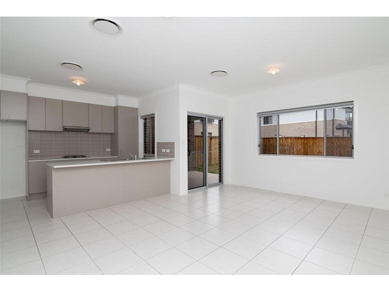 8 Bristol Street, Penrith NSW 2750