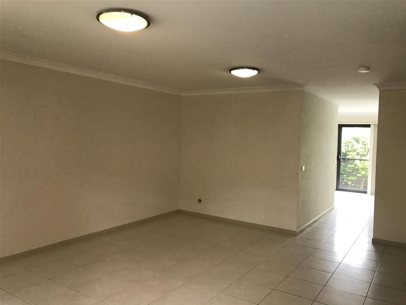 3/26 LUTTRELL Street, Glenmore Park NSW 2745