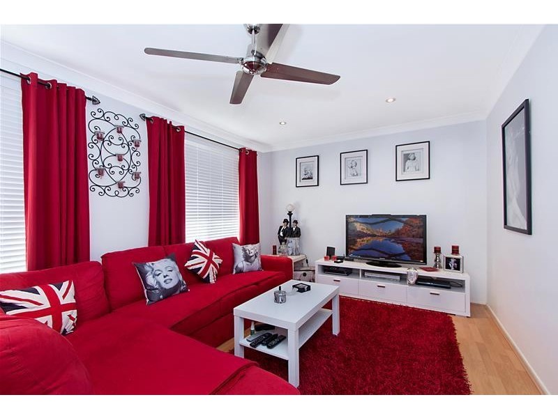 16 GRAZIER Crescent, Werrington Downs NSW 2747