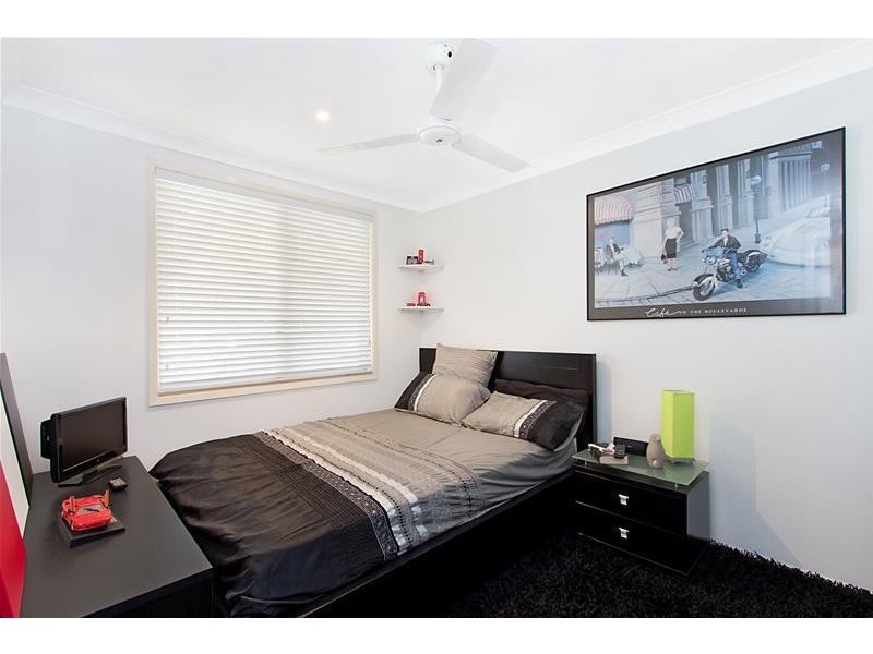 16 GRAZIER Crescent, Werrington Downs NSW 2747