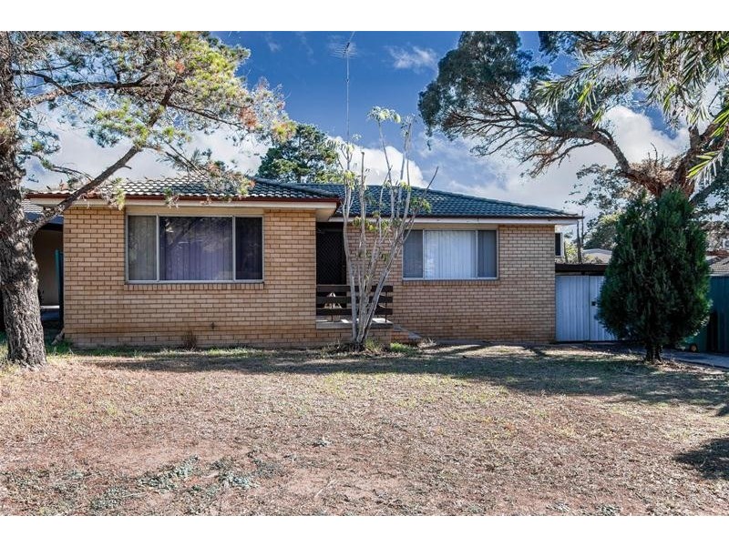 11 lindsay  Crescent, South Penrith NSW 2750