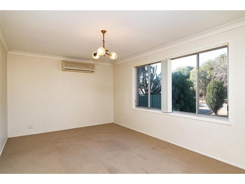 11 lindsay  Crescent, South Penrith NSW 2750