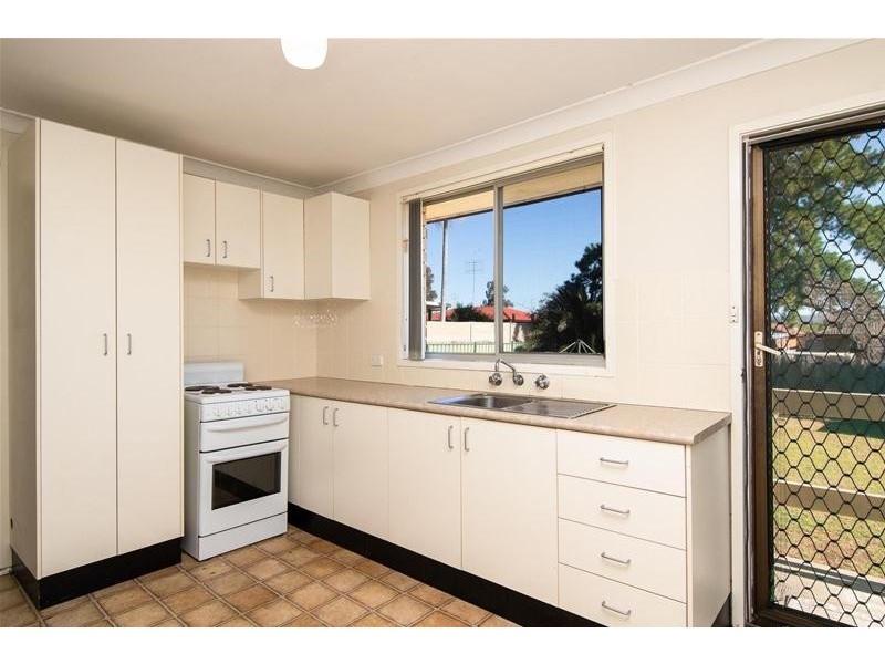 11 lindsay  Crescent, South Penrith NSW 2750