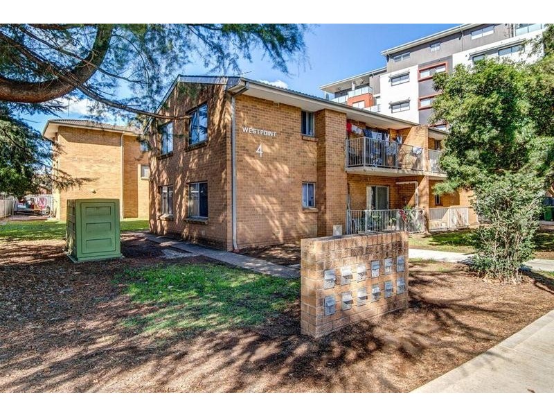 11/4 John Tipping Grove, Penrith NSW 2750