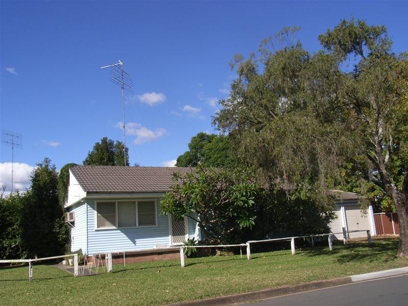 10 EMILY Avenue, Emu Plains NSW 2750