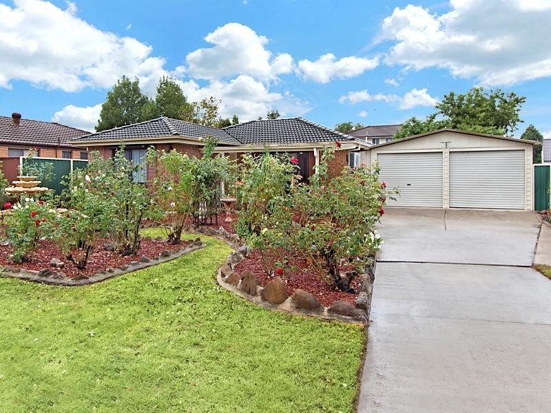 8 Kiwi Close, St Clair NSW 2759