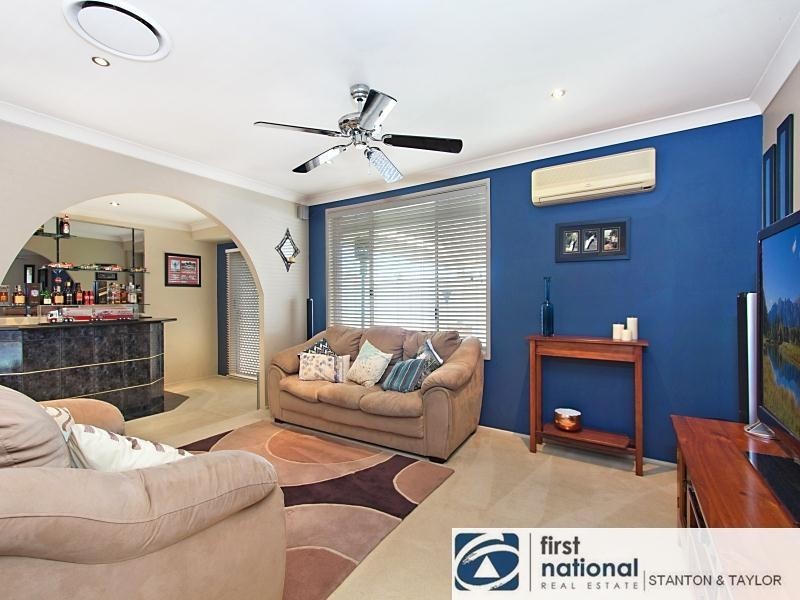 2 Dolphin Crescent, Claremont Meadows NSW 2747