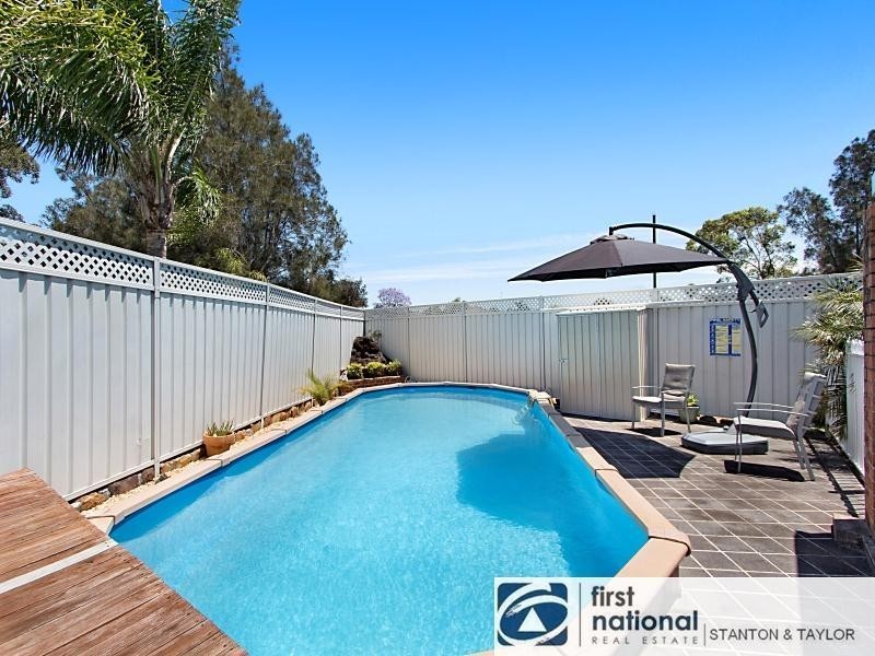 2 Dolphin Crescent, Claremont Meadows NSW 2747