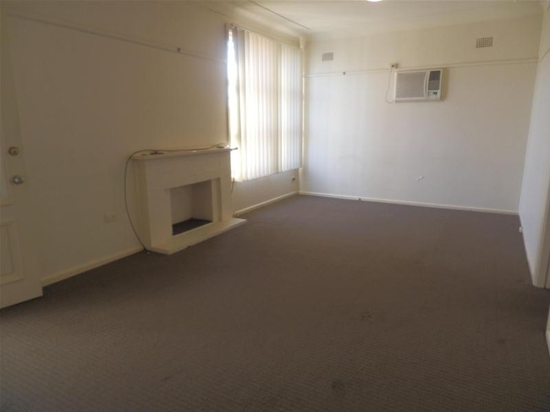 8 Flint Avenue, Penrith NSW 2750