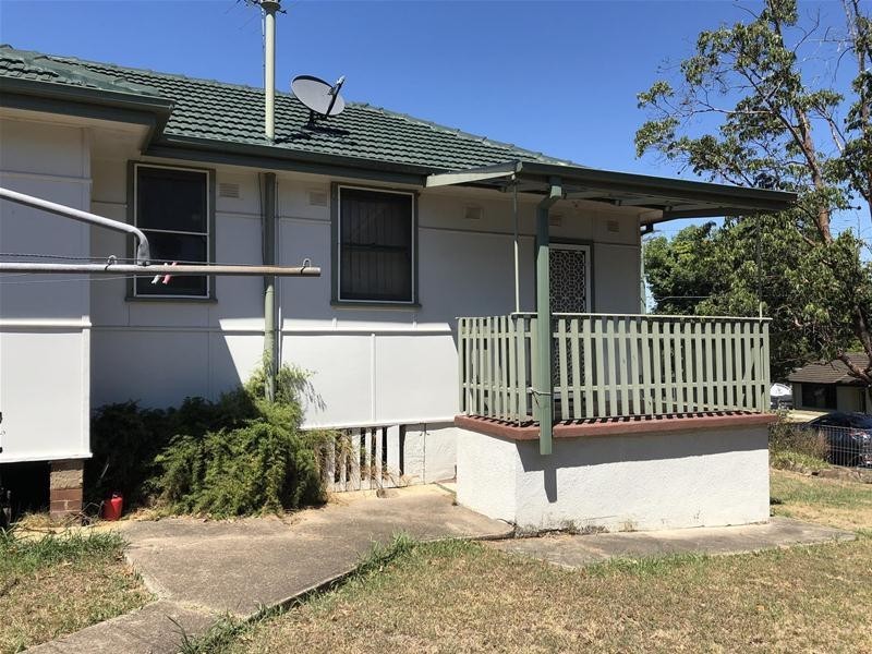 8 Flint Avenue, Penrith NSW 2750