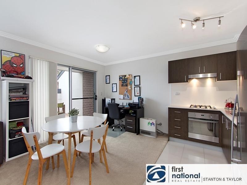 6/13-19 Robert Street, Penrith NSW 2750