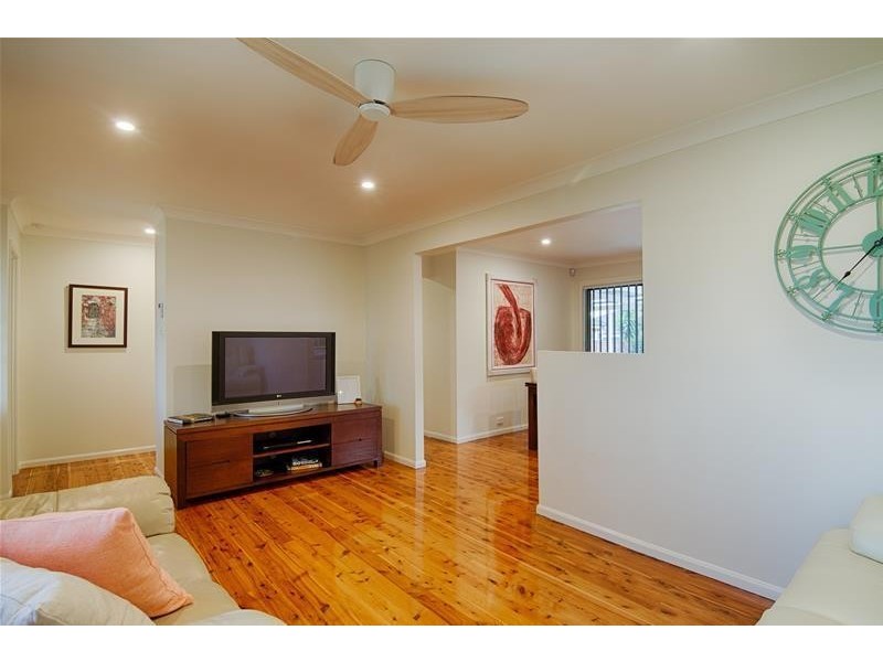 9 TANIA Avenue, South Penrith NSW 2750