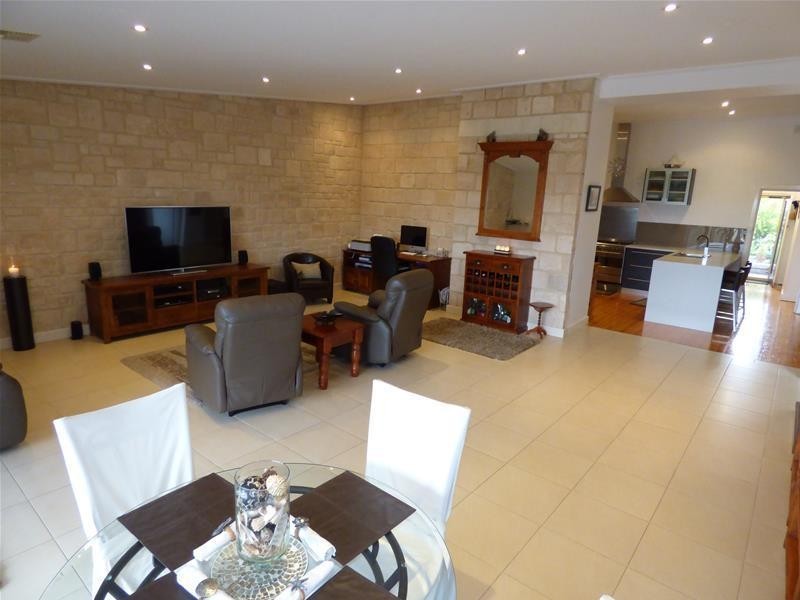 17 Queen Street, Port Lincoln SA 5606