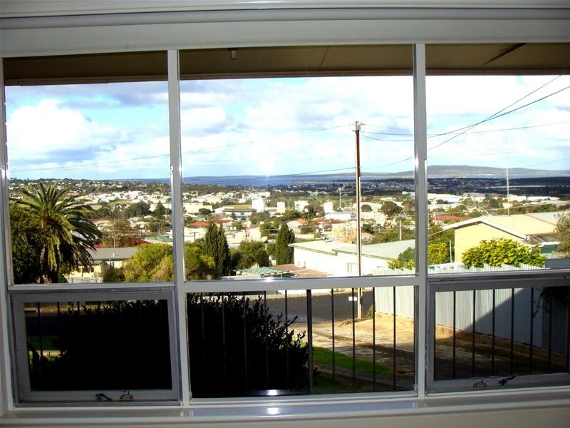 4 Kinmont Avenue, Port Lincoln SA 5606