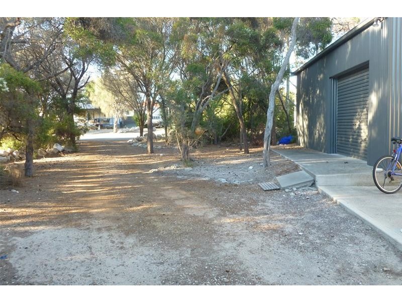 17 Greenly Avenue, Coffin Bay SA 5607