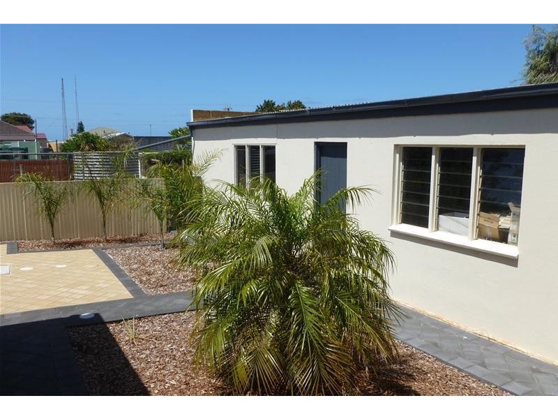 19 Lawrie Street, Tumby Bay SA 5605