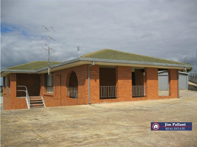 2 Kinmont Avenue, Port Lincoln SA 5606