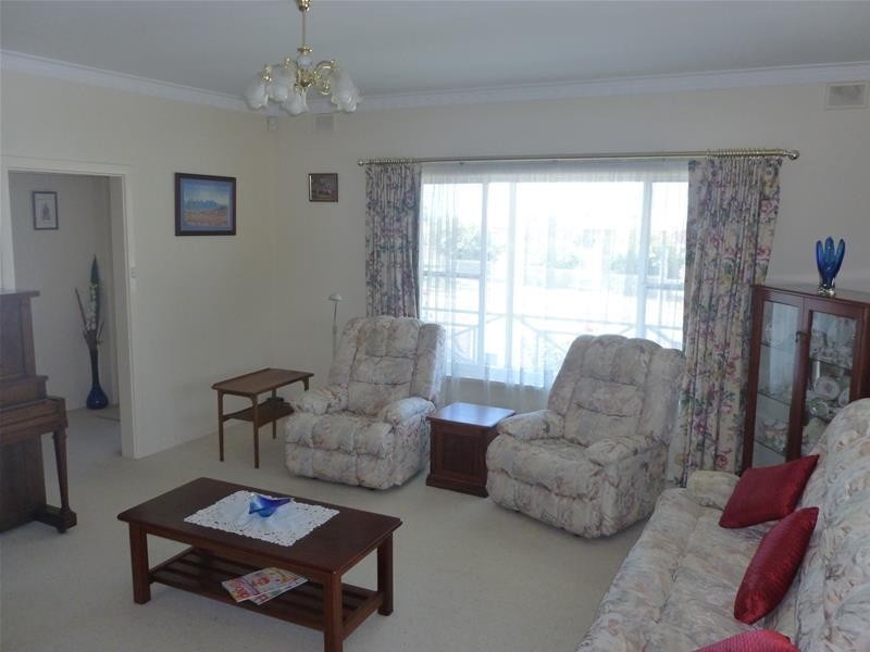 2 Bowling Avenue, Port Lincoln SA 5606