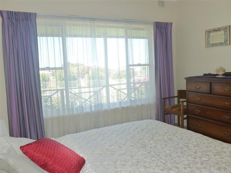 2 Bowling Avenue, Port Lincoln SA 5606