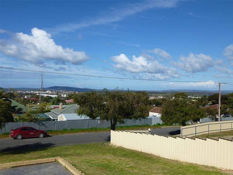 18 Kiama Avenue, Port Lincoln SA 5606