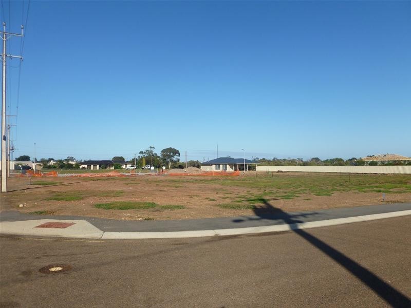 Cnr Bawden Street & Carr Street, Tumby Bay SA 5605