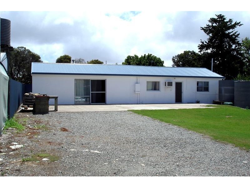 4 Flinders Avenue, Coffin Bay SA 5607