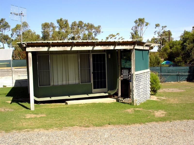 4 Flinders Avenue, Coffin Bay SA 5607