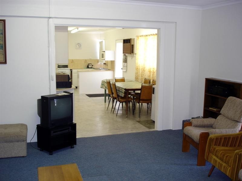 4 Flinders Avenue, Coffin Bay SA 5607