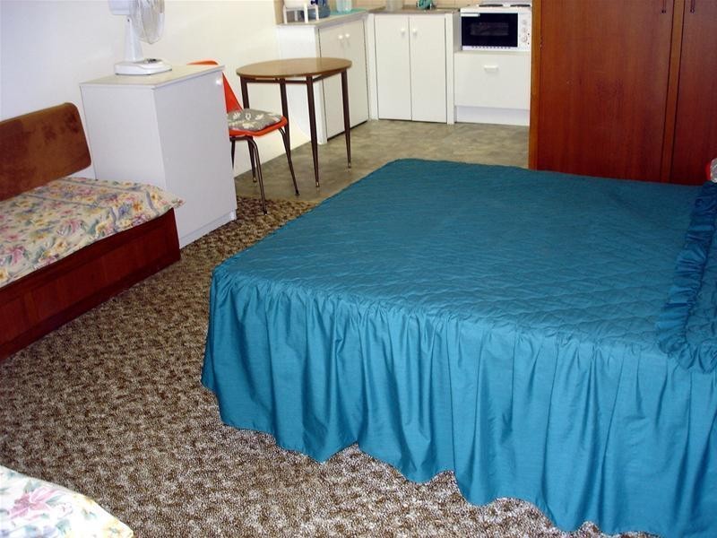 4 Flinders Avenue, Coffin Bay SA 5607