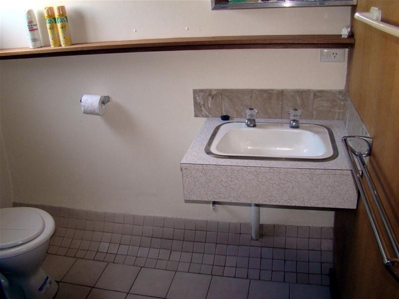 4 Flinders Avenue, Coffin Bay SA 5607