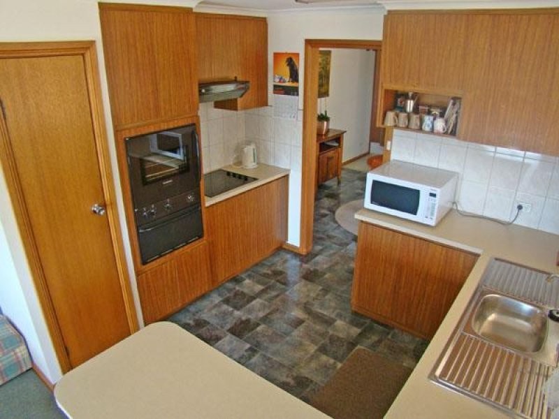 233 Lincoln Highway, Louth Bay SA 5607