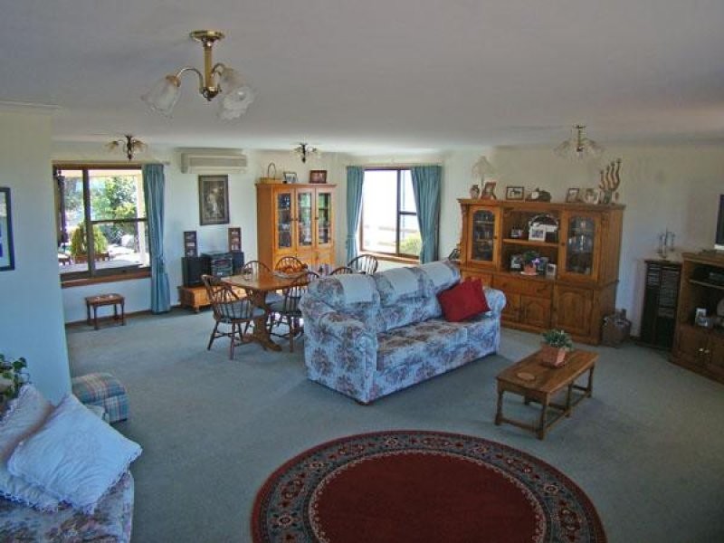 233 Lincoln Highway, Louth Bay SA 5607