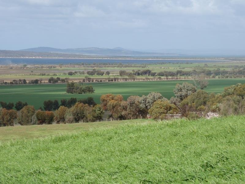 233 Lincoln Highway, Louth Bay SA 5607