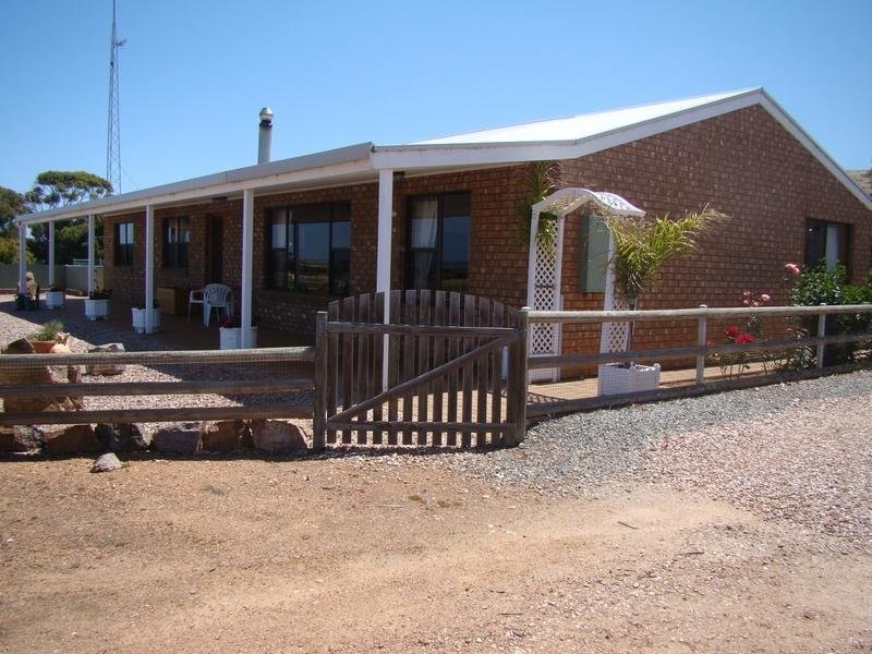 233 Lincoln Highway, Louth Bay SA 5607