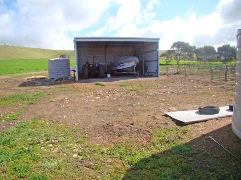 233 Lincoln Highway, Louth Bay SA 5607