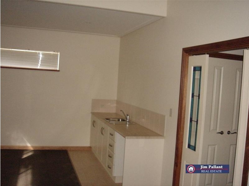 2/11 Ives Place, Port Lincoln SA 5606