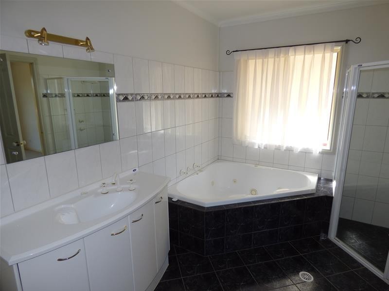 30 Valley View Road, Port Lincoln SA 5606