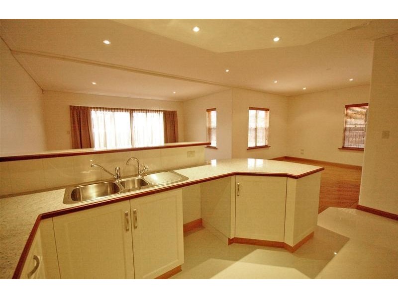 2/11 Ives Place, Port Lincoln SA 5606