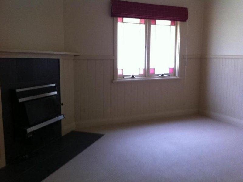 185 Marsh Street, Armidale NSW 2350