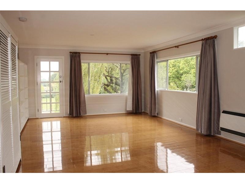 7 Lynches Road, Armidale NSW 2350