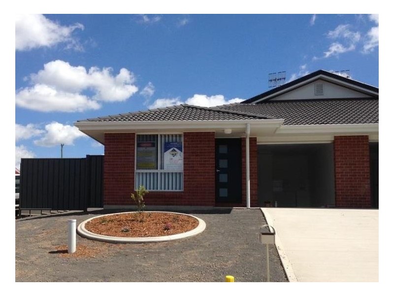 1/10 Schaefer Drive, Armidale NSW 2350