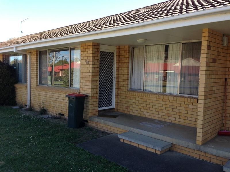 2/26 Glass Street, Armidale NSW 2350