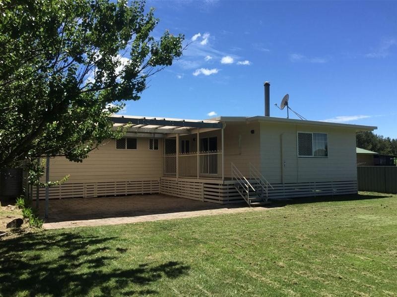 6 Samuelson Crescent, Armidale NSW 2350