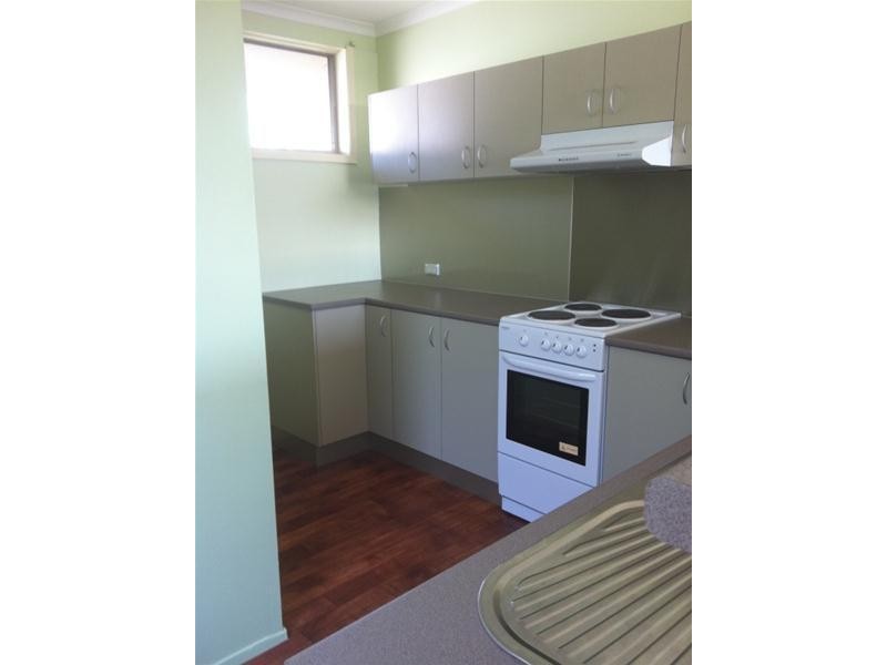 2/214 Canambe Street, Armidale NSW 2350