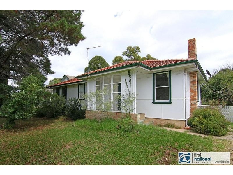 8 Glenelg Road, Armidale NSW 2350