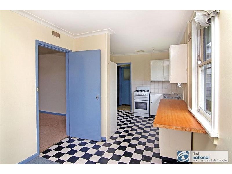 8 Glenelg Road, Armidale NSW 2350