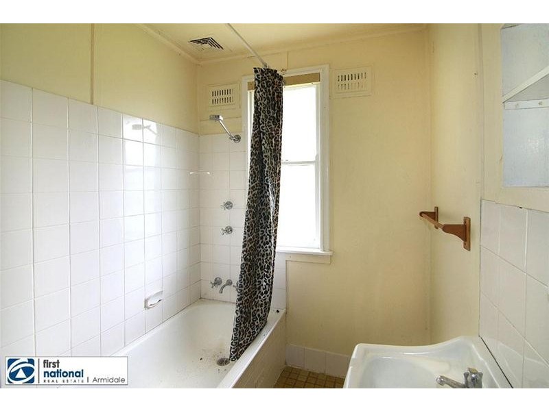 8 Glenelg Road, Armidale NSW 2350