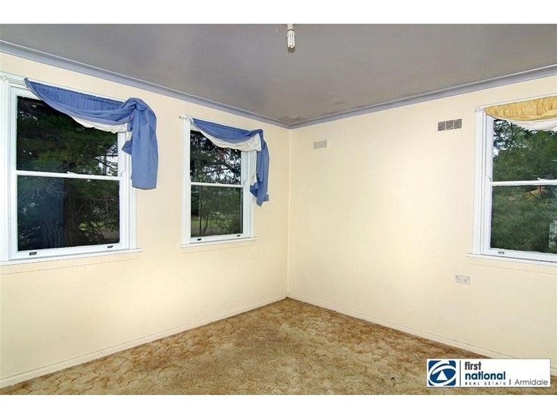 8 Glenelg Road, Armidale NSW 2350